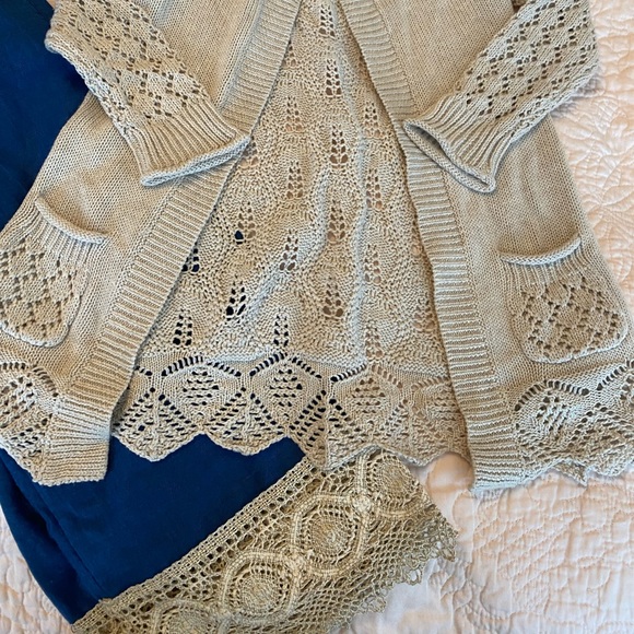 Size 5 EUC persnickety sweater girls - Picture 2 of 3